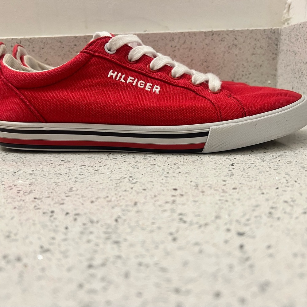 Tommy Hilfiger Red Canvas Low-Top Sneakers with White Laces - Picture 4 of 4